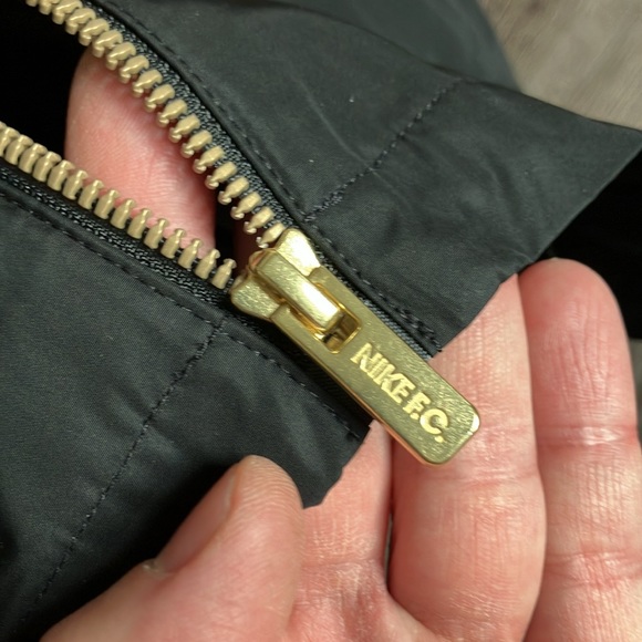 Nike - Picture 15 of 16